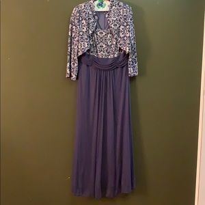 Jessica Howard 3/4 sleeve shawl and long dress
